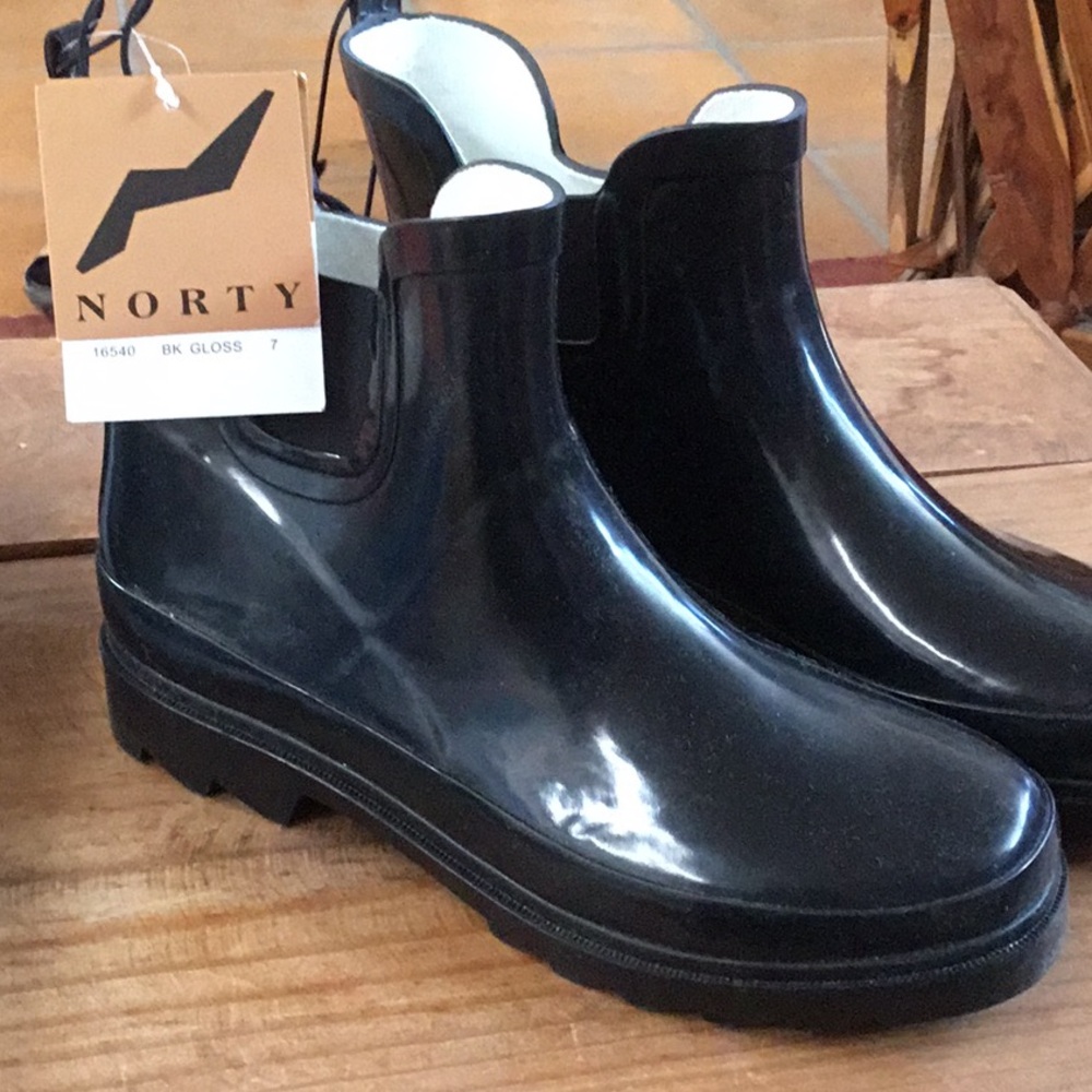 NWT Norty Rain Boots